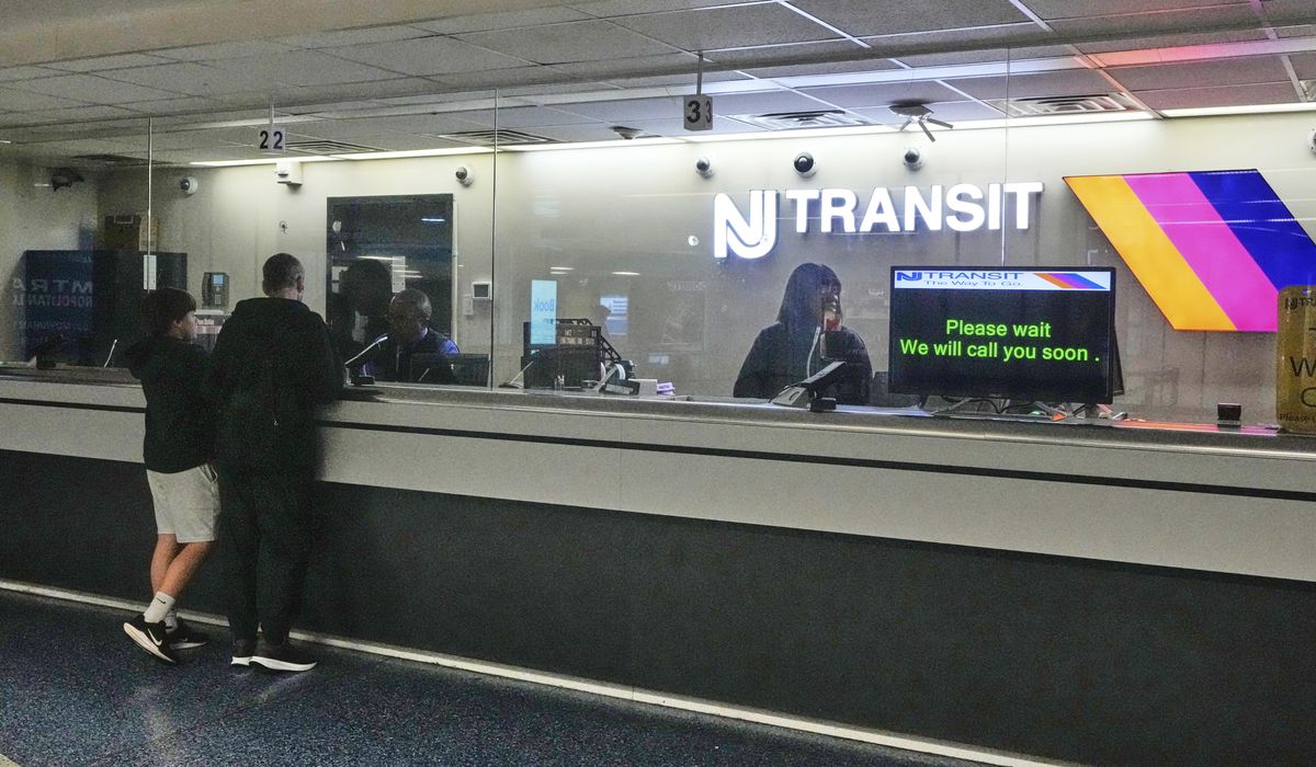 NextImg:Talks aimed at ending New Jersey Transit rail strike to resume Saturday, railroad CEO says