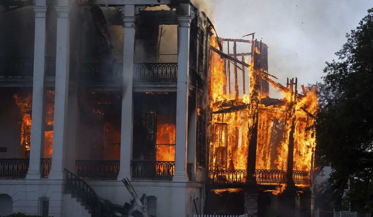 NextImg:Video of the Nottoway Plantation fire sparks jubilation. It’s about anger and pain over slavery, too