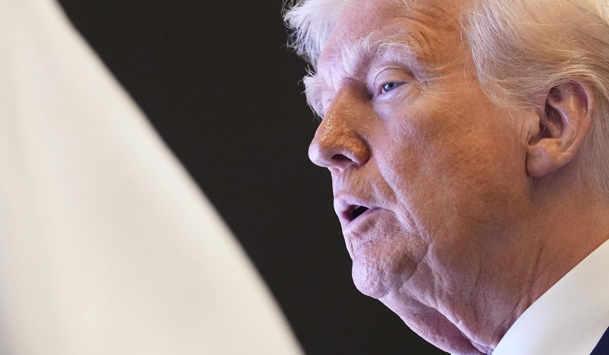 NextImg:Trump, on way back from Mideast, attacks celebrities