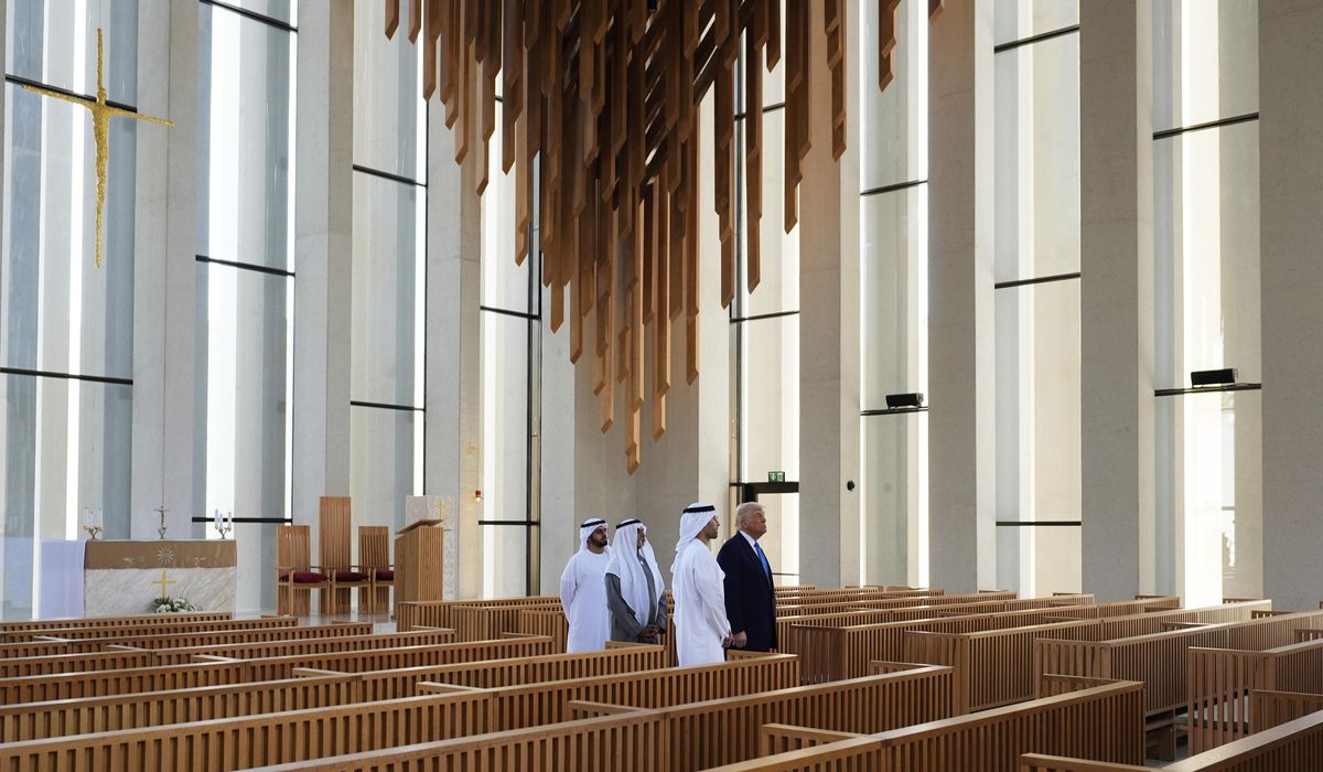 NextImg:Live updates: Trump wraps up Mideast tour, meets business leaders, visits interfaith center