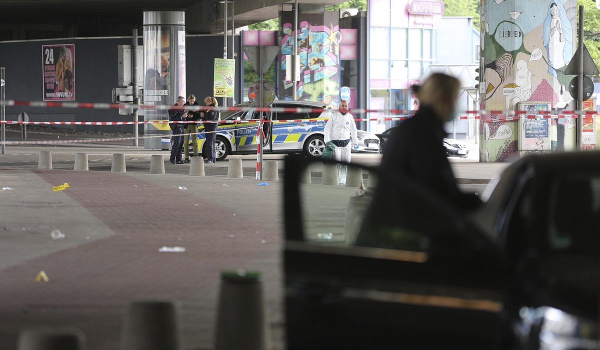 NextImg:German police search for man who attacked and injured several people outside a bar