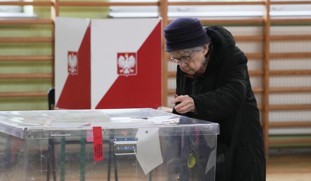 NextImg:Poles vote for a new president as security concerns loom large