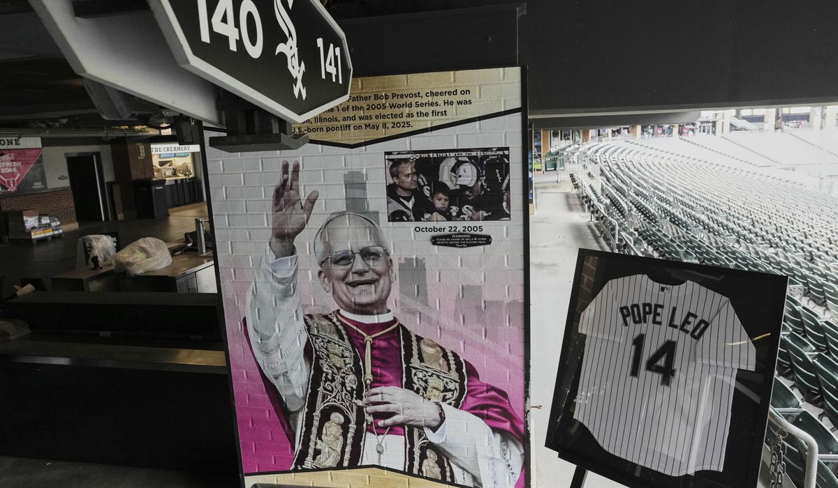 NextImg:White Sox unveil a graphic installation honoring Pope Leo XIV and his World Series appearance