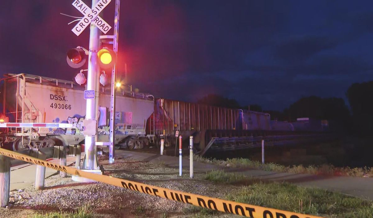 NextImg:2 killed and at least 1 missing after train hits pedestrians in northern Ohio