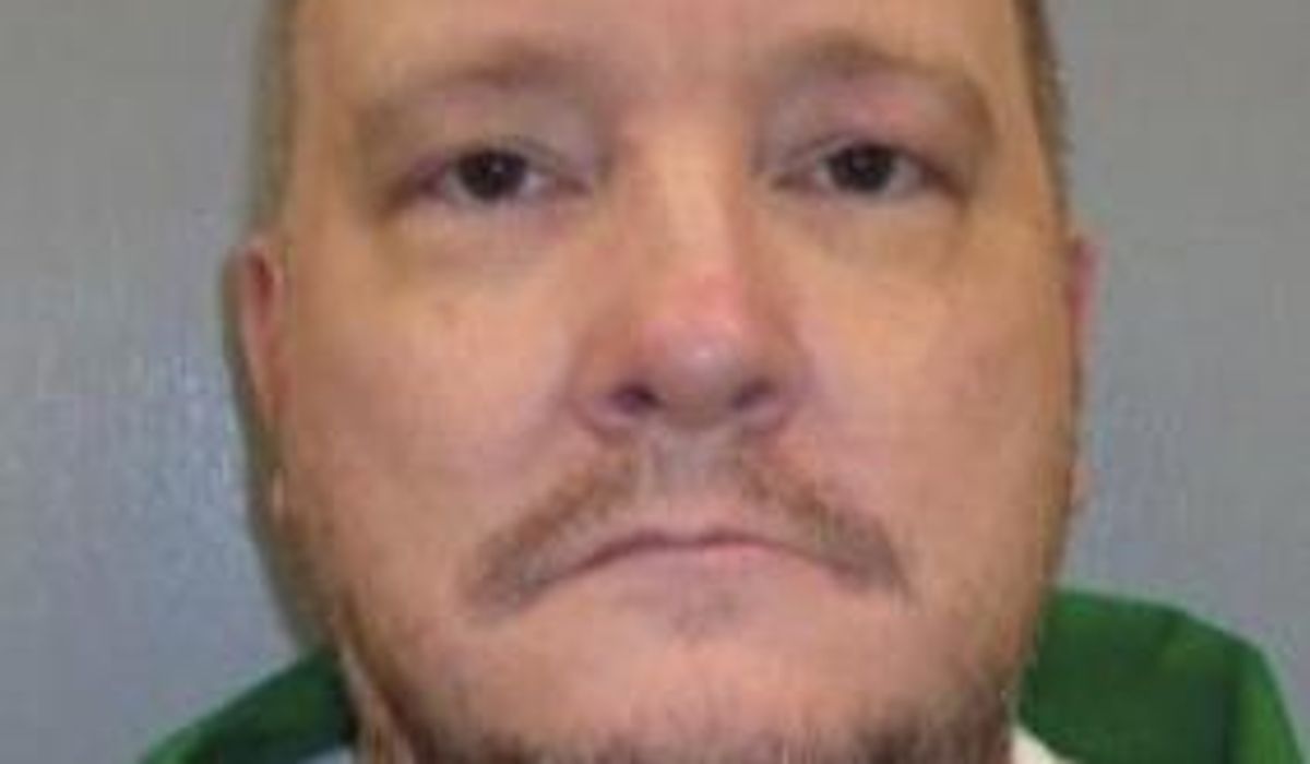 NextImg:South Carolina death row inmate seeks to volunteer to die after friends are executed