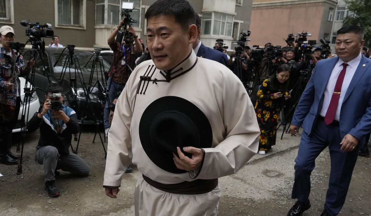 NextImg:Corruption seen as bigger risk to Mongolian democracy than Chinese, Russian influence