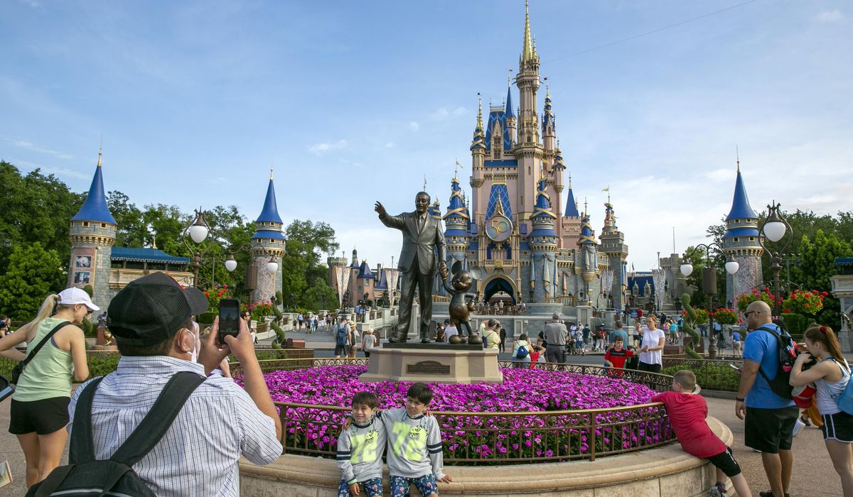 NextImg:Disney laying off several hundred employees worldwide