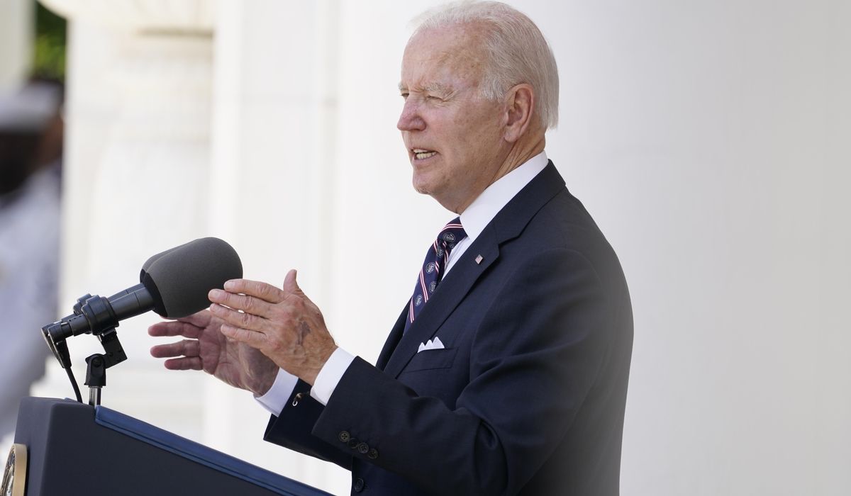 NextImg:Biden makes first public appearance since cancer announcement