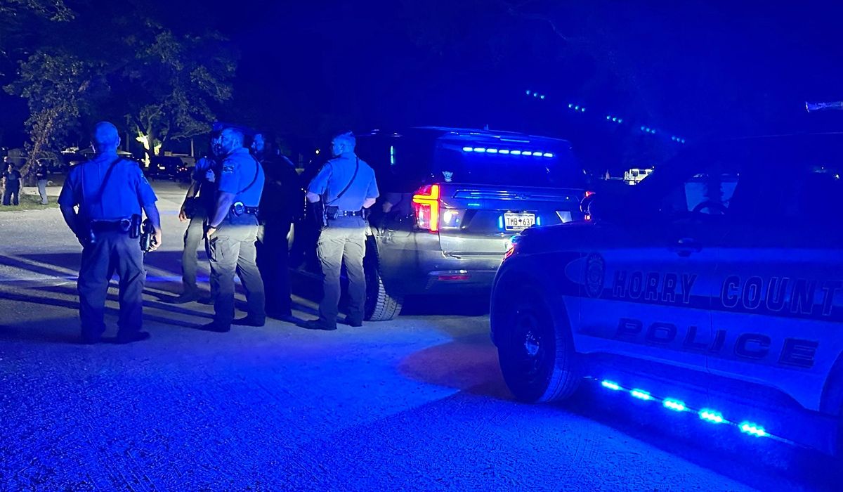 NextImg:At least 11 hurt in South Carolina beach town shooting