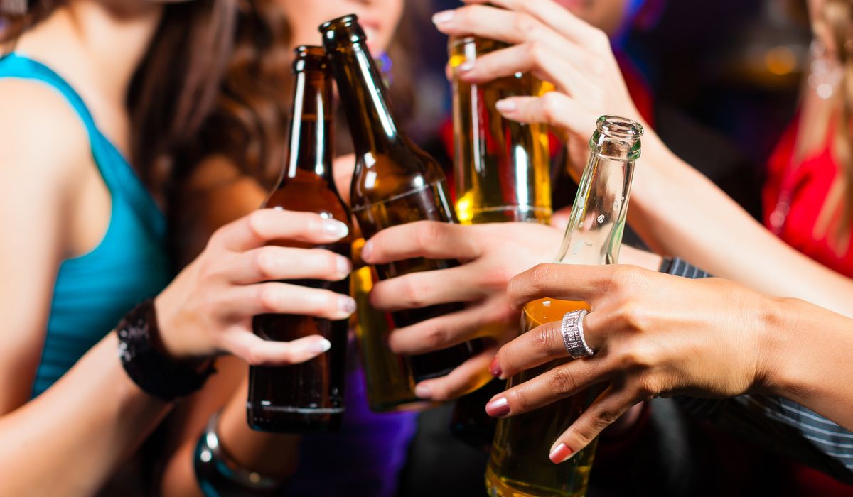 NextImg:Young women outpace male counterparts in binge drinking, study finds