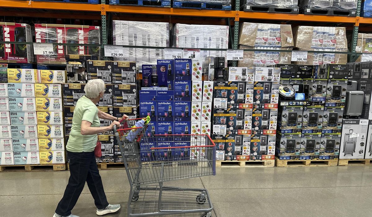 NextImg:U.S. inflation gauge cools with little sign of tariff impact, so far