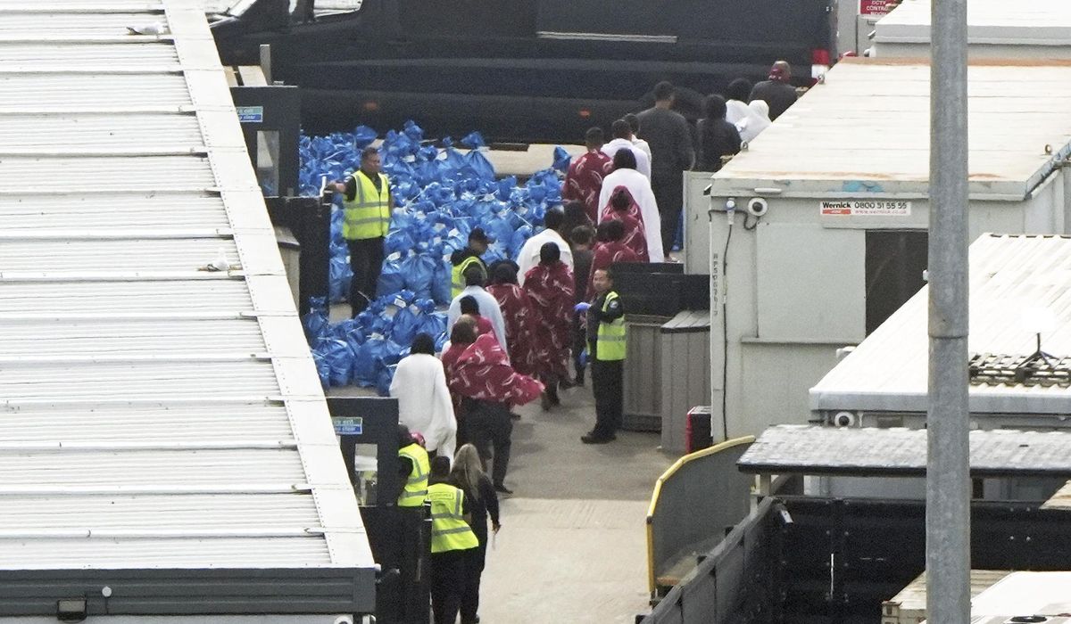NextImg:The number of migrants reaching the U.K. in small boats in a single day hits a 2025 high