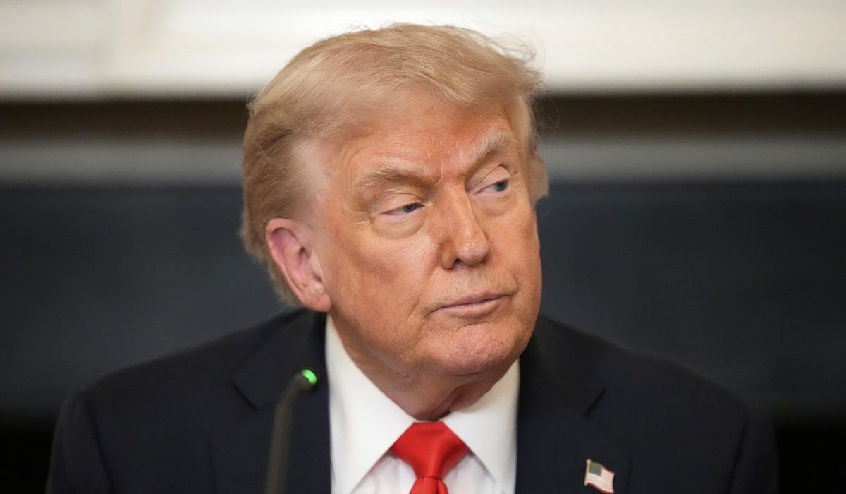 NextImg:Sen. Bernie Sanders warns that Trump ‘moving this country rapidly into authoritarianism’