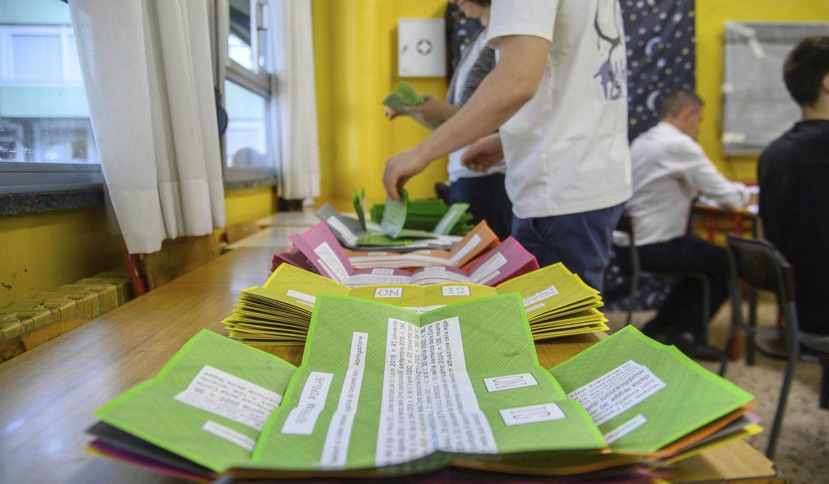 NextImg:Italians vote on citizenship and job protections in referendums threatened by low turnout