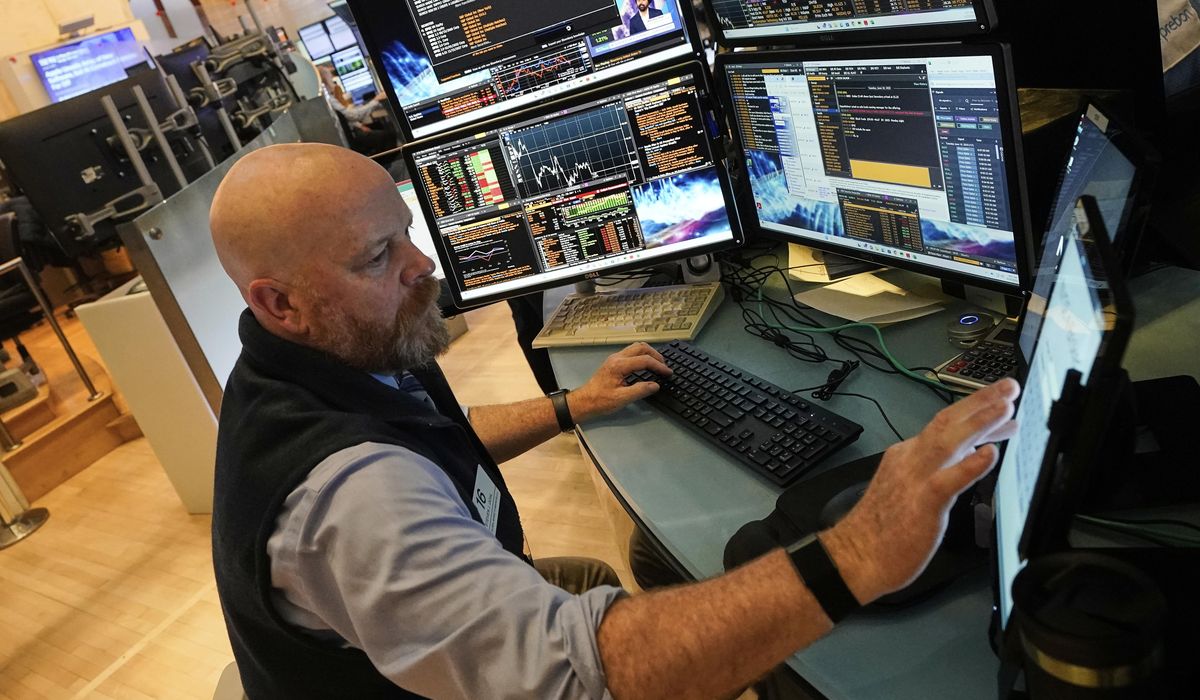 NextImg:Oil prices leap 7% and Dow drops 800 points on worries about what will happen to the crude market