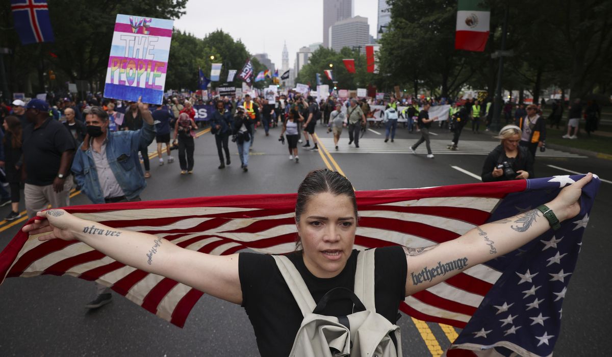 NextImg:Protesters crowd into streets, parks and plazas at anti-Trump ‘No Kings’ demonstrations across U.S.