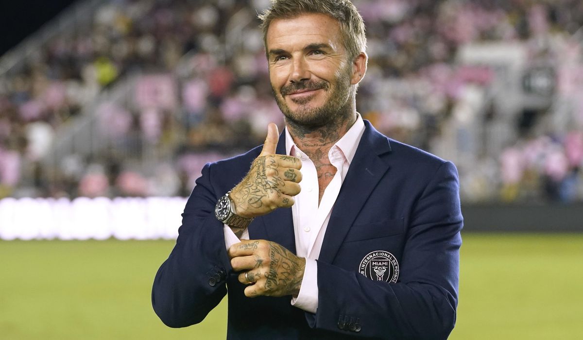 NextImg:David Beckham, Gary Oldman, Elaine Paige and others honored by King Charles III