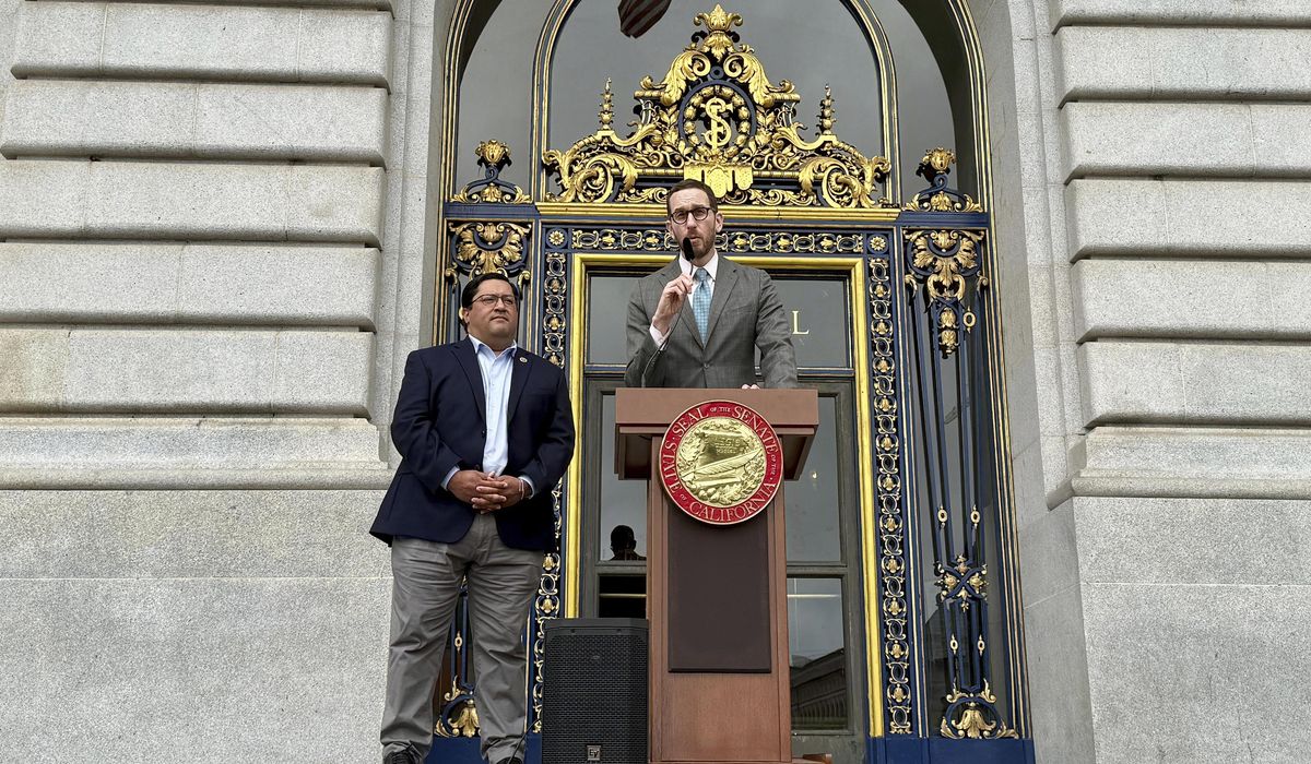 NextImg:Officers who cover their faces could be charged with a misdemeanor under California proposal