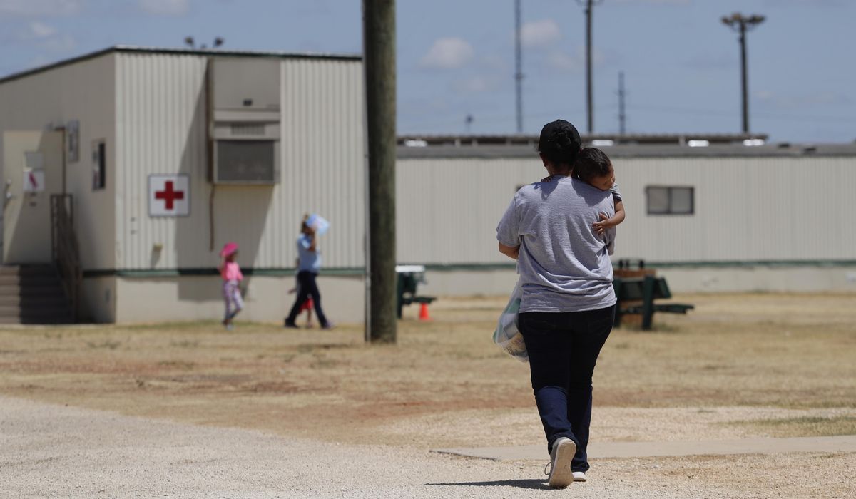 NextImg:New insight into Texas family detention reveals adults fighting kids for clean water