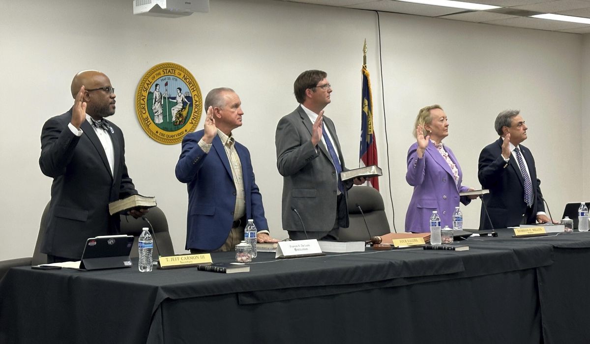 NextImg:North Carolina to send mailers to some 200,000 voters asking for missing registration info