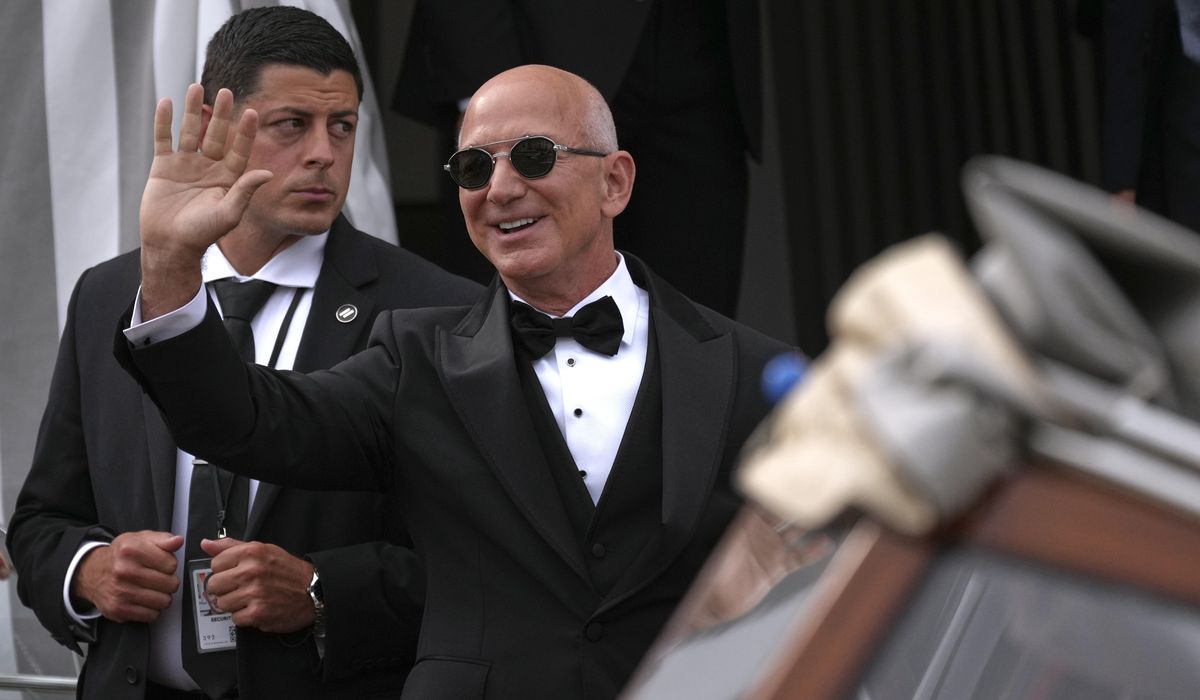 NextImg:The best that Bezos’ money can buy: The billionaire’s Venice wedding to Lauren Sanchez causes a stir