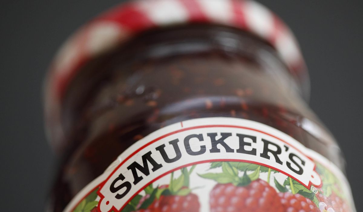 NextImg:J.M. Smucker plans to remove artificial colors from its jams and other products by the end of 2027