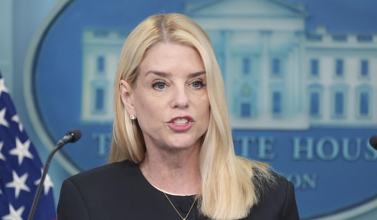 NextImg:Bondi says DOJ considering going after app developer behind ICE tracking app