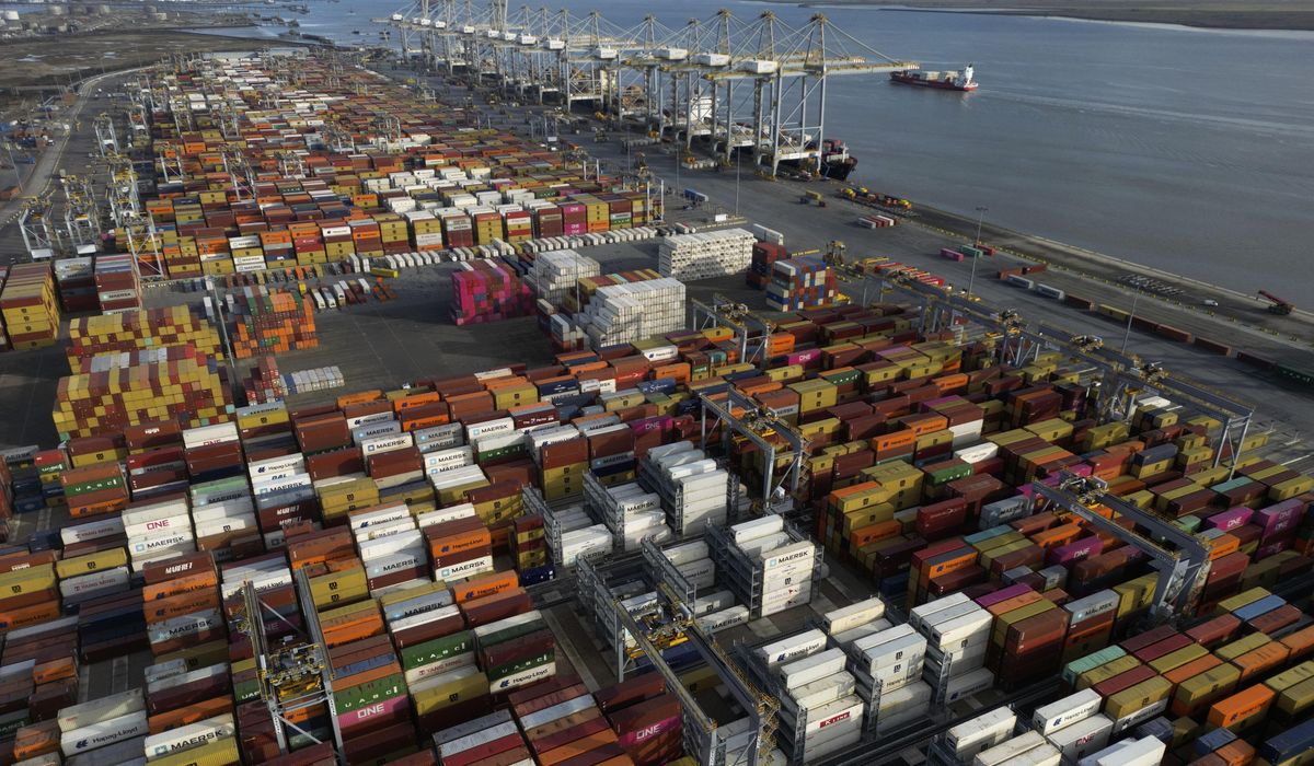 NextImg:UK authorities seize cocaine worth more than $130 million from a ship at London port