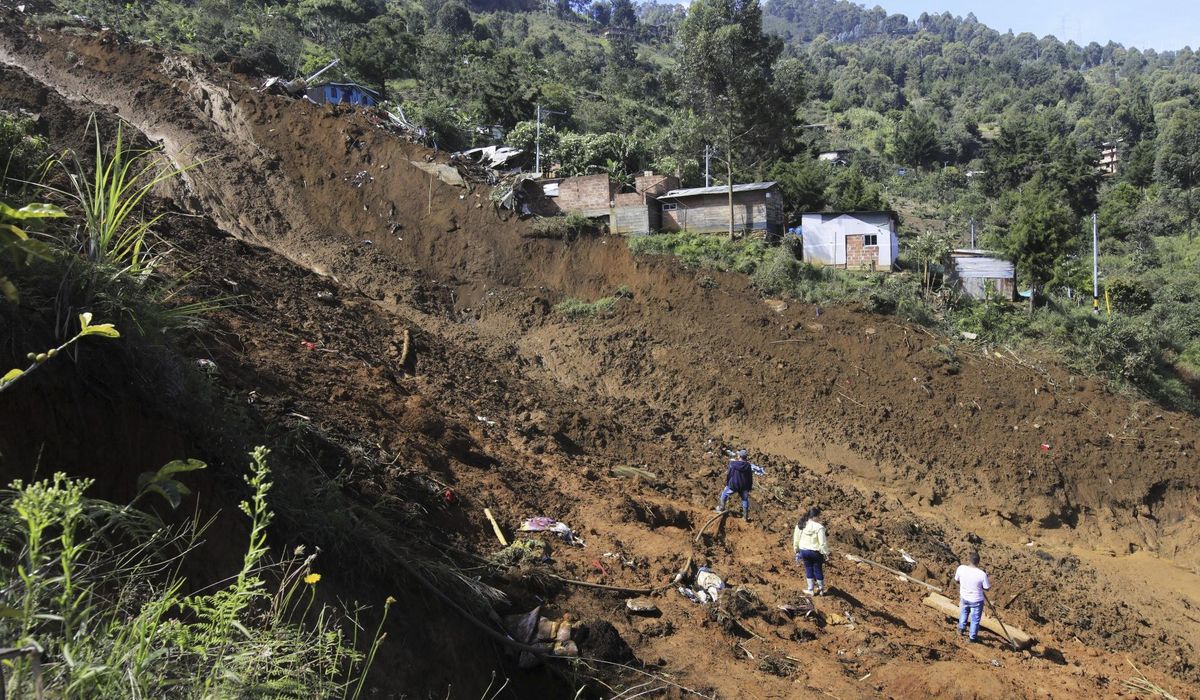 NextImg:The death toll in a landslide in Colombia rises to 22 with 8 missing