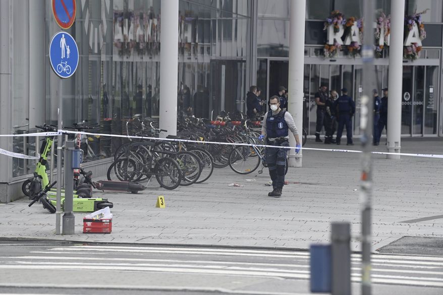 Police cordon off the area outside the Ratina shopping centre in Tampere, Finland, Thursday July 3, 2025, after several people were stabbed. (Saara Peltola/Lehtikuva via AP)