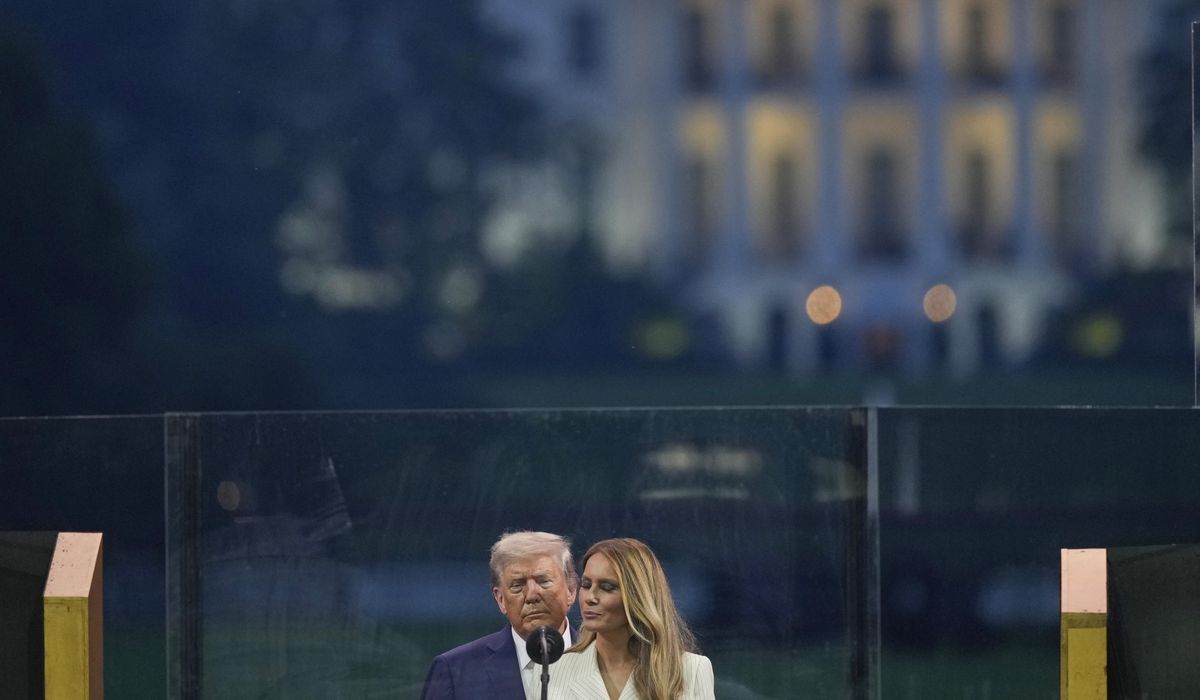 NextImg:Melania Trump meets with patients, visits garden at Washington children’s hospital