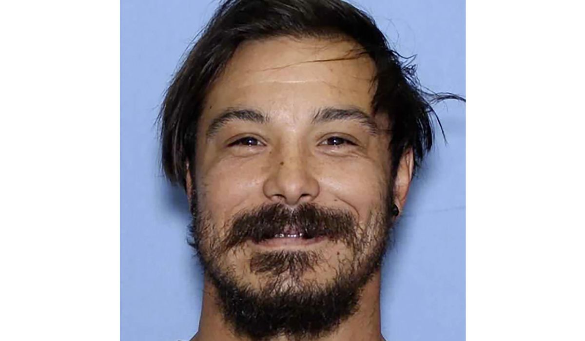 NextImg:Possible sighting of Washington man wanted in the deaths of his 3 daughters prompts search in Idaho