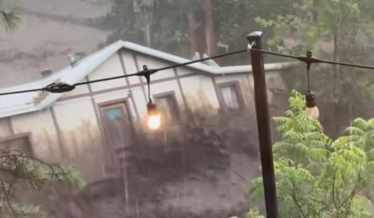 NextImg:3 dead as flash flooding hits mountain village of Ruidoso in New Mexico, officials say