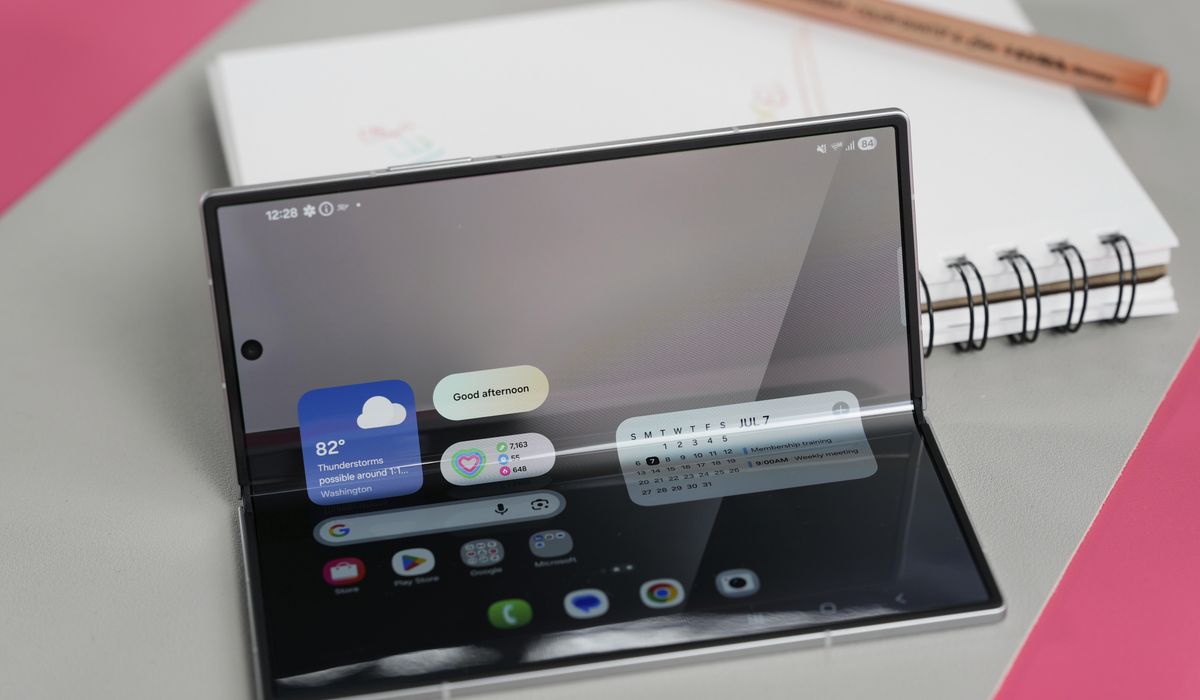 NextImg:Samsung unveils its new line of foldable devices at Unpacked