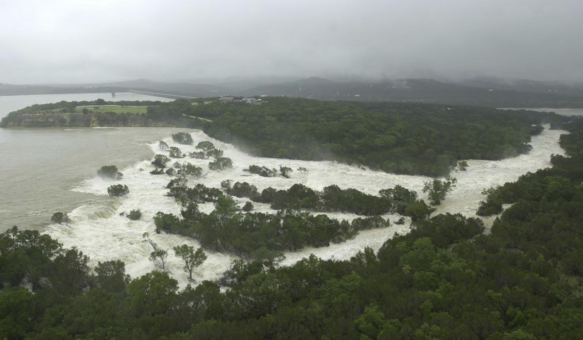 NextImg:What flood insurance does and does not cover