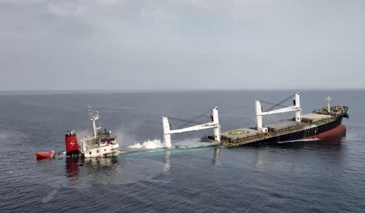 NextImg:At least 4 presumed dead, 11 missing after Houthi rebels sink ship in Red Sea, EU naval mission says