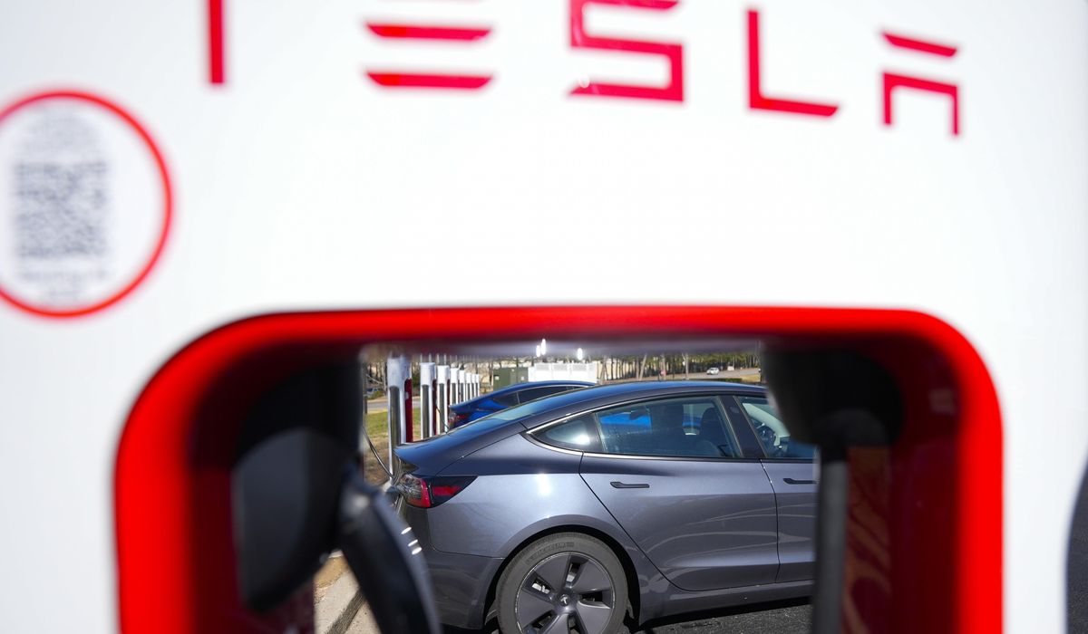 NextImg:Tesla announces Nov. annual meeting under pressure from shareholders, but may still be skirting law