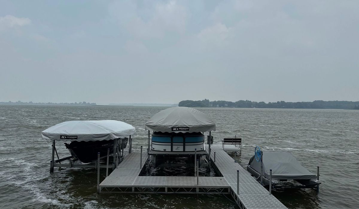 NextImg:Unhealthy smoke from Canadian wildfires blankets the Upper Midwest when people want to be outside