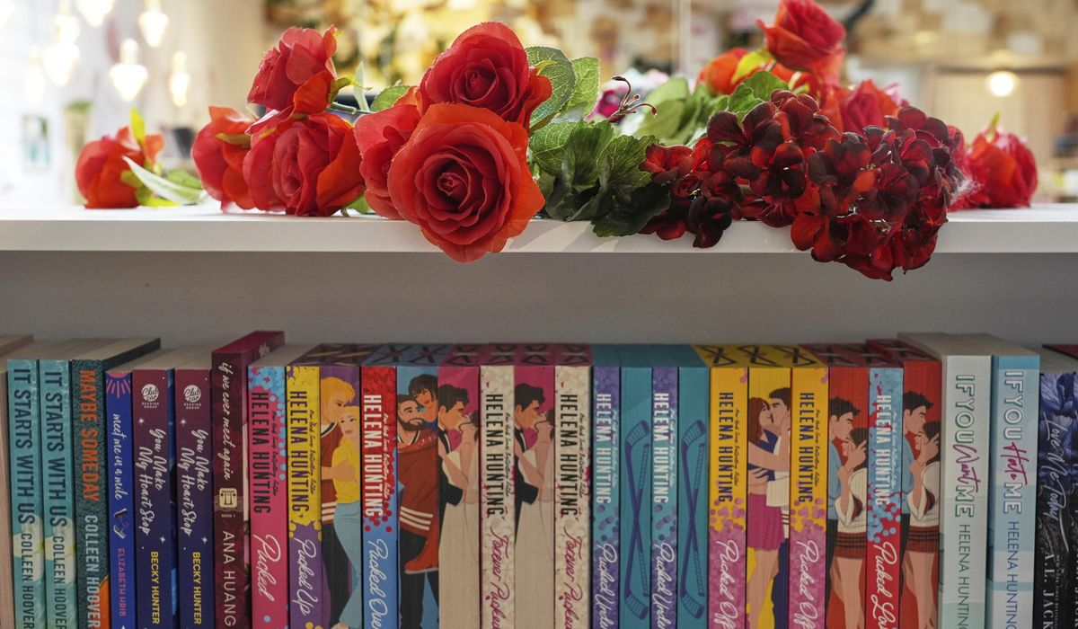 NextImg:Fans say new romance bookstores and online groups are giving the genre some overdue respect