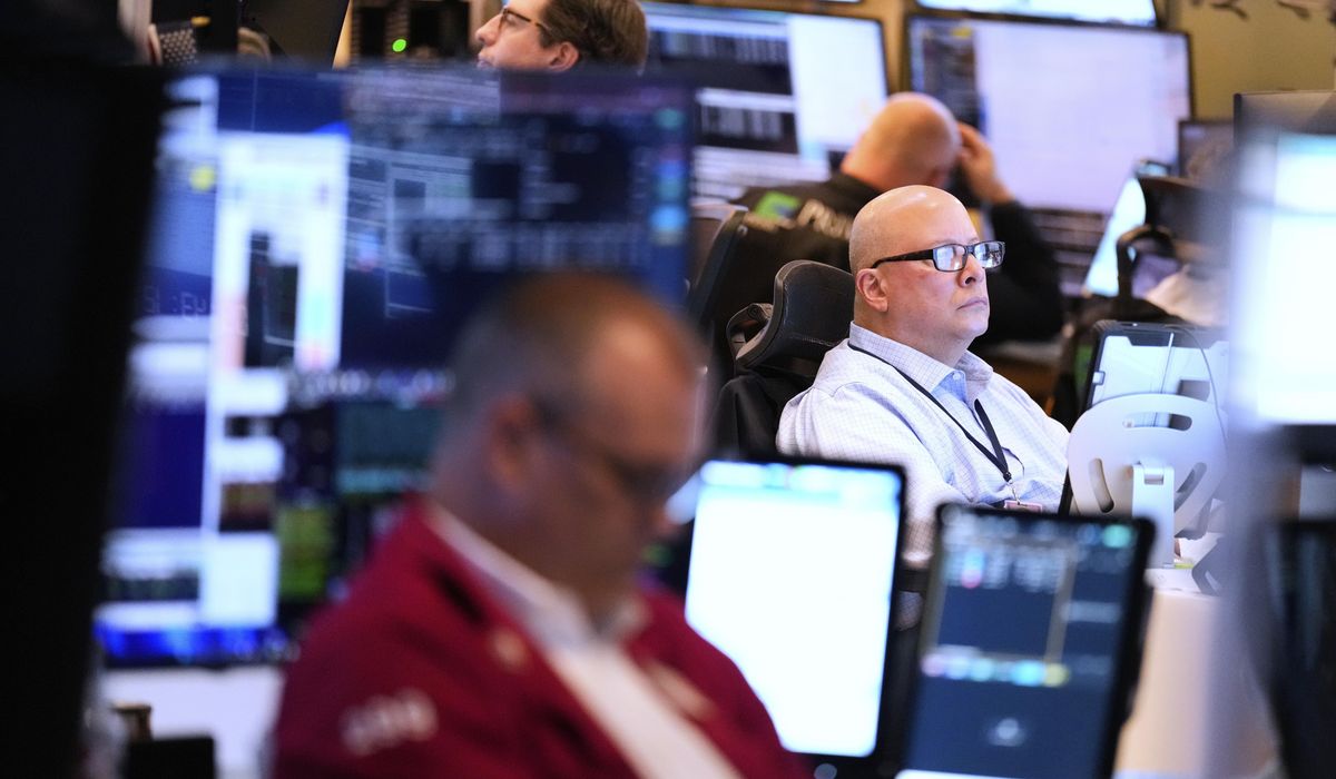NextImg:U.S. stocks tick toward records after an encouraging report on inflation