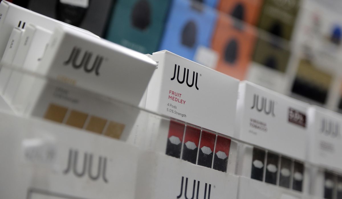 NextImg:FDA gives Juul the go-ahead to keep selling its electronic cigarettes
