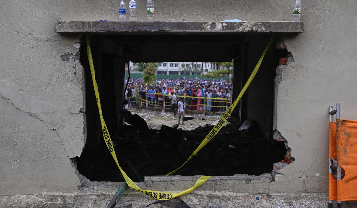 NextImg:Bangladesh students protest after air force jet crash into school kills 31