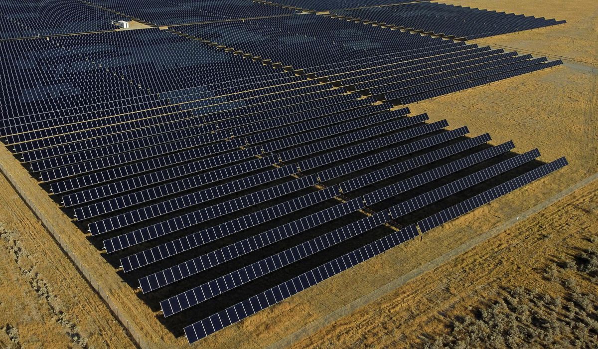 NextImg:Trump administration canceled a $4.9B loan guarantee for a line to deliver green power