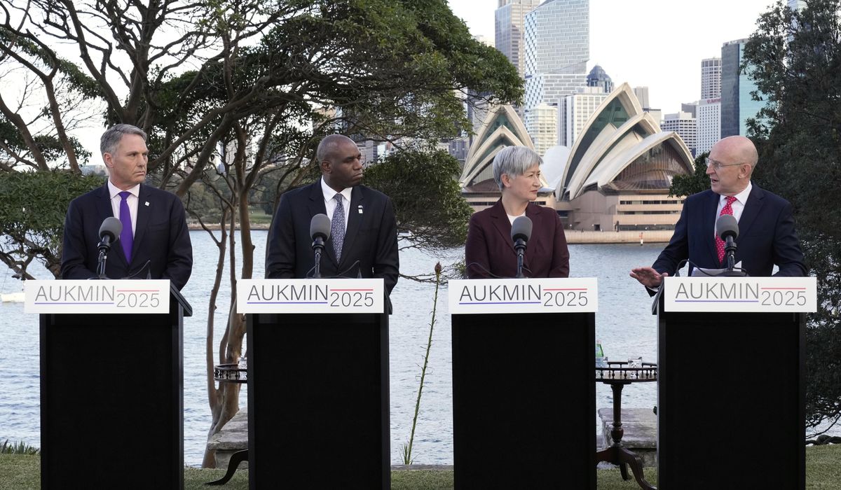 NextImg:Australia, U.K. talk tough on Taiwan defense