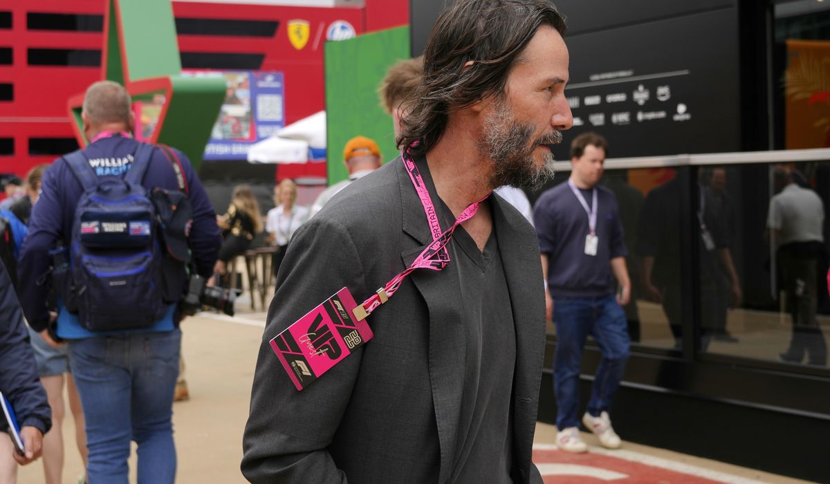 NextImg:Chile hands luxury watches stolen from Keanu Reeves over to the FBI