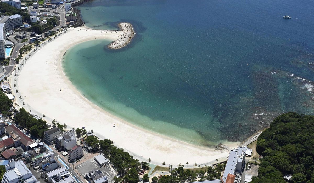 NextImg:8.8-magnitude earthquake sends tsunami into coasts of Russia, Japan and Hawaii