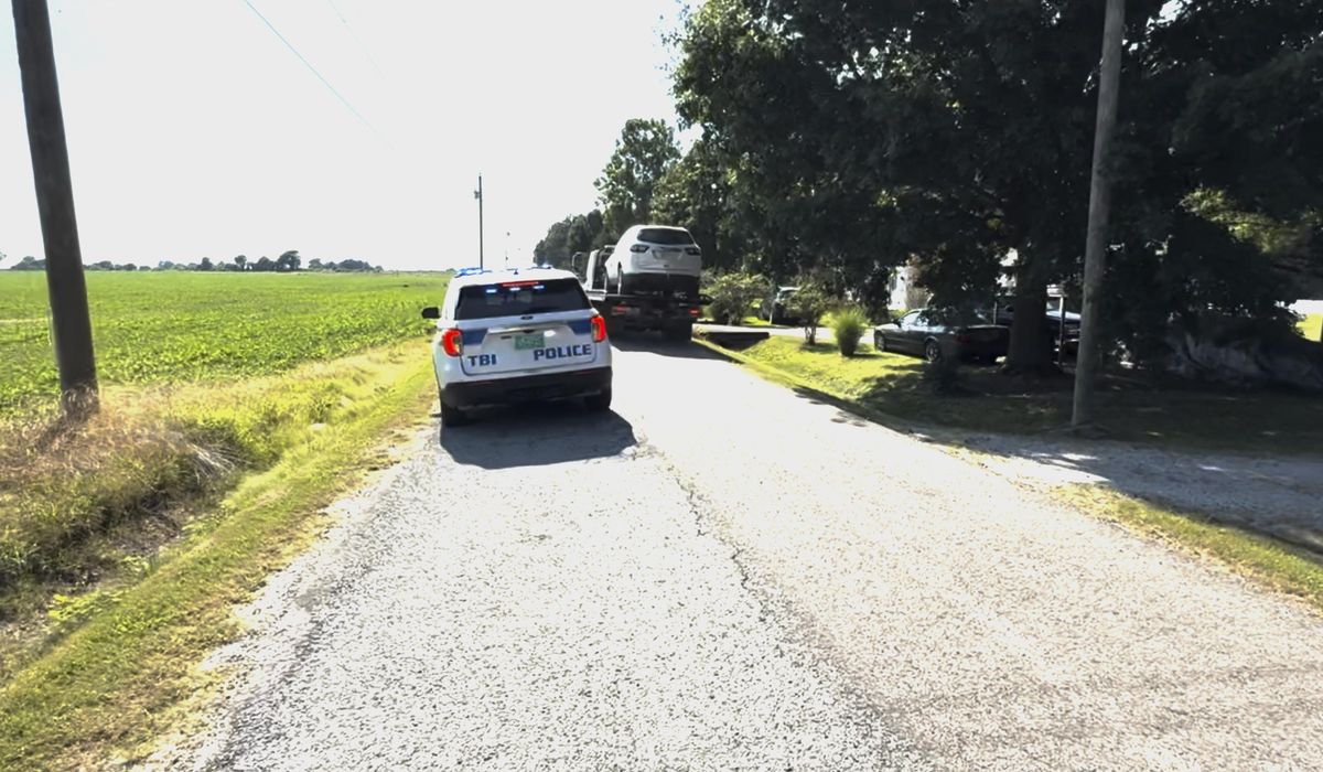 NextImg:Police find a car they say was driven by the man wanted in the death of 4 Tennessee family members