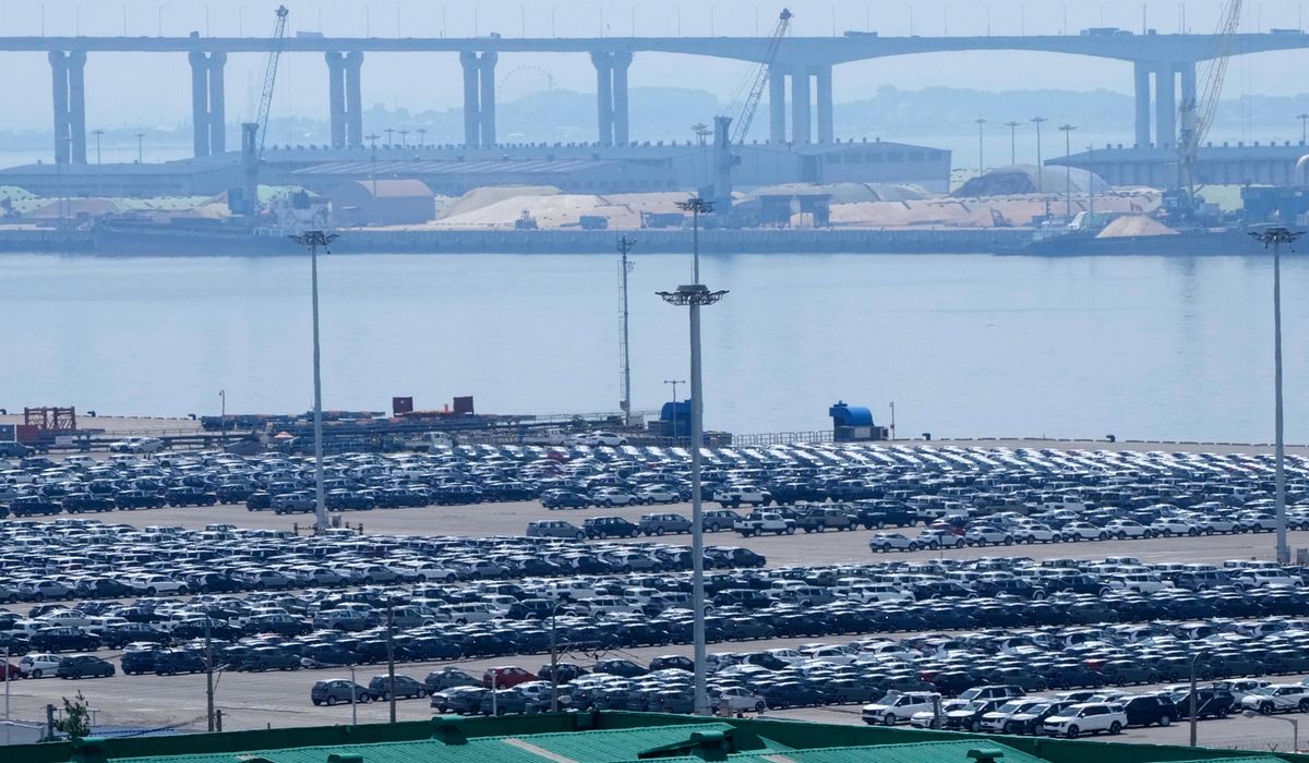 NextImg:Trump’s new tariffs give some countries a break, while shares and U.S. dollar sink