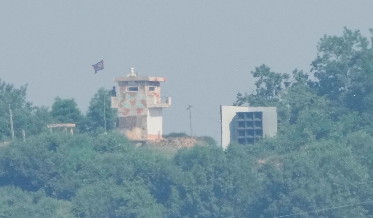 NextImg:South Korea begins removing border propaganda speakers in conciliatory gesture toward North