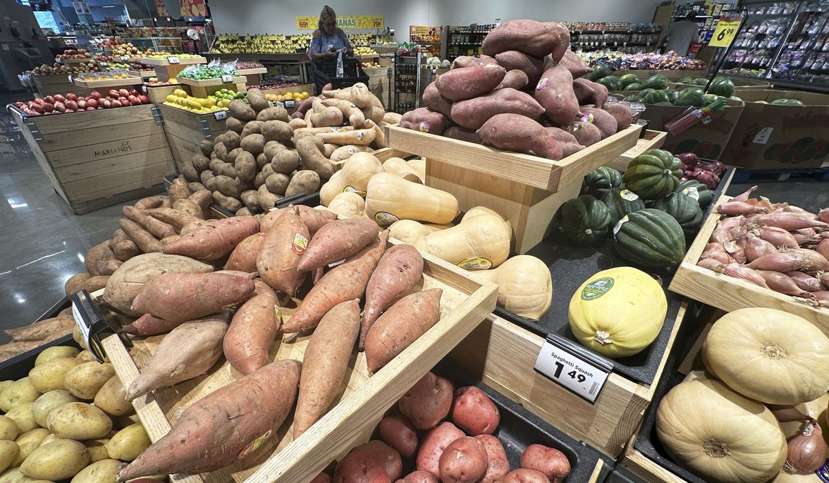 NextImg:Consumer sentiment breaks even, with no sign of major shutdown angst
